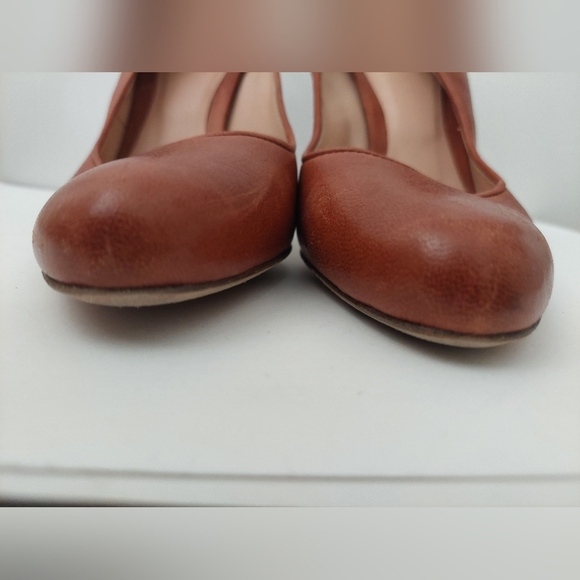 D&G Women's Brown Leather Heels - Picture 6 of 7